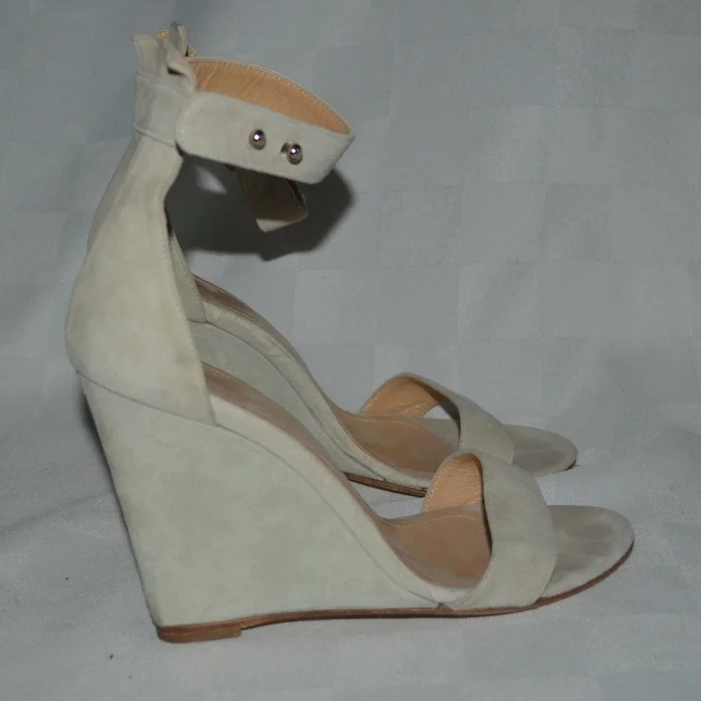 37.5 7 Hotel Particulier Beige Suede Wedges